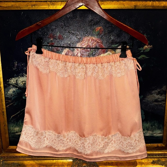 Banana Republic Dresses & Skirts - Banana Republic NEW Pink Lace Trim Layered Mini Skirt Size XS